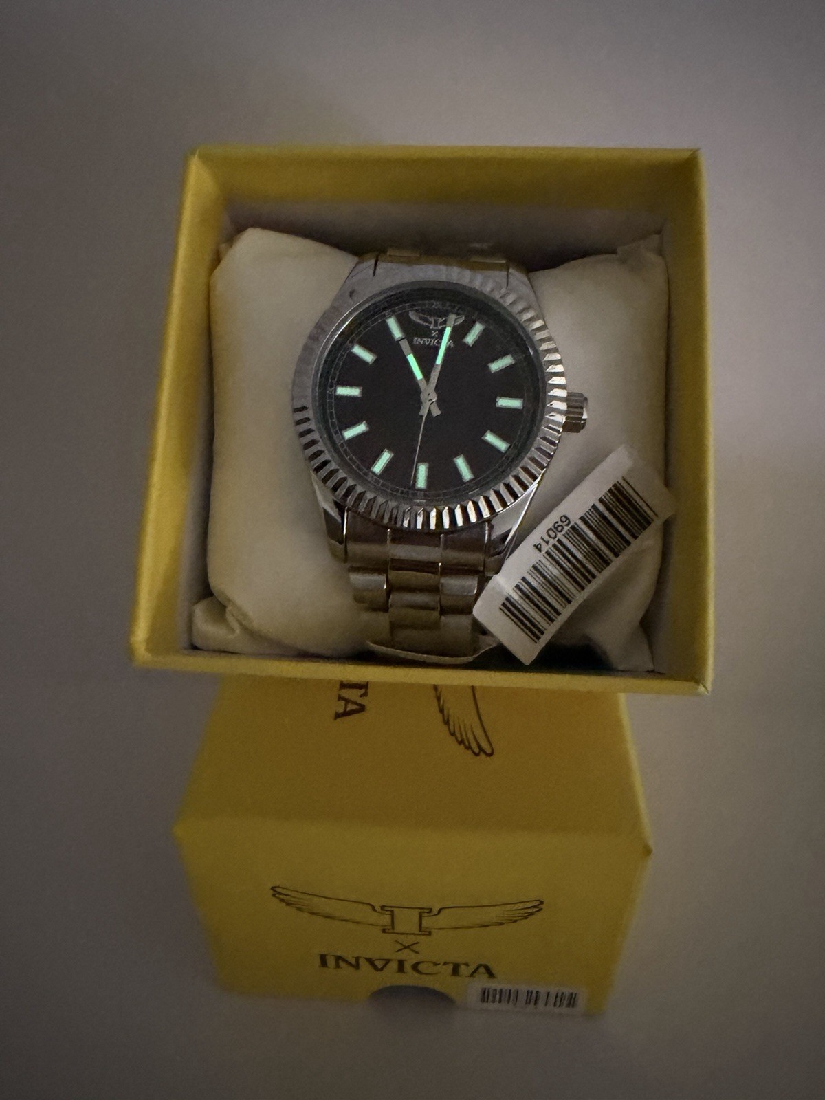 Invicta 69014 Men’s Silver Tone Black Dial Quartz Watch New Box
