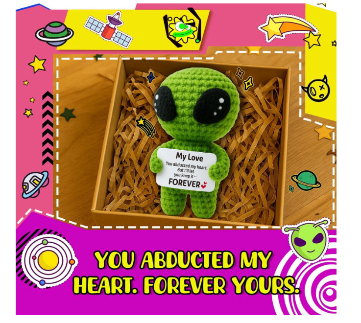 Handmade Crochet Alien Plush with Romantic Card – Perfect Gift for Loved Ones