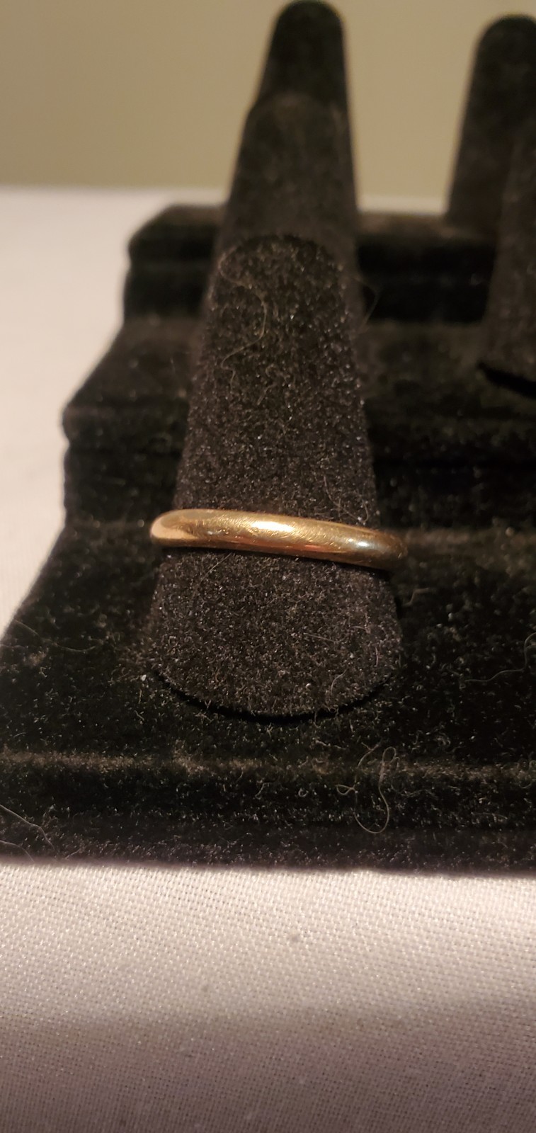 14k gold, 2.4 grams, Wedding band, sz 8.25