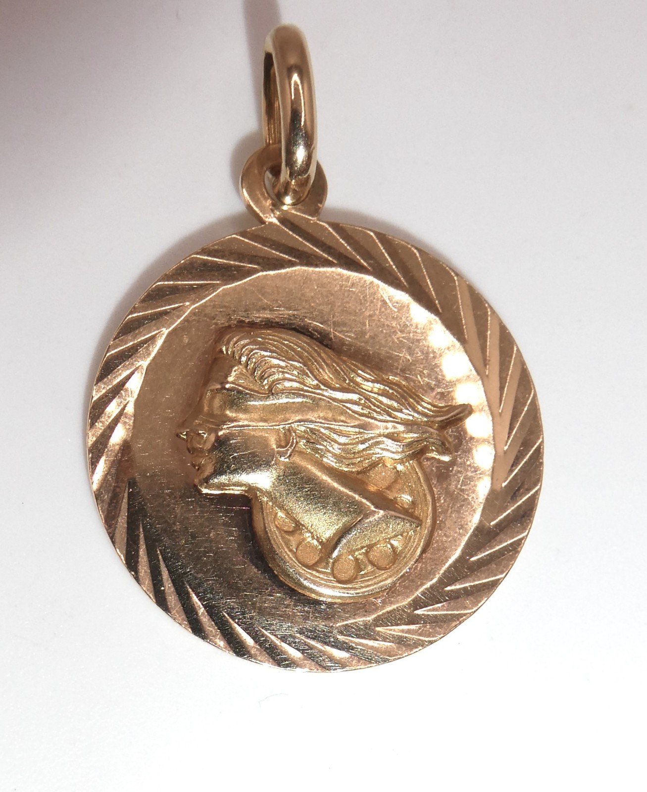 18K 750 Yellow Gold Blind Lady Justice Lady Fortuna Large Pendant 22.5mm 4.18g