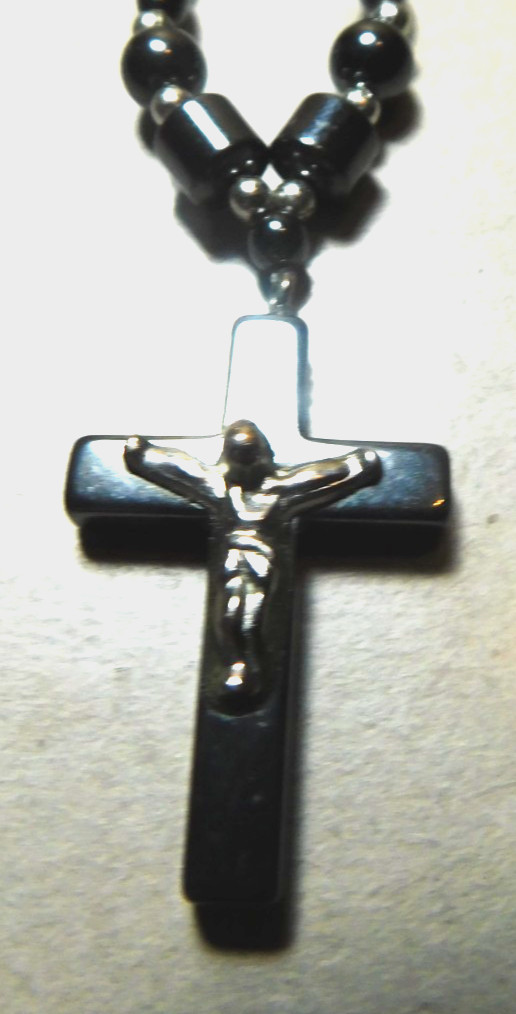Unbranded~Hematite Metallic Luster Turn-Lock Necklace with Cross Pendant 18″