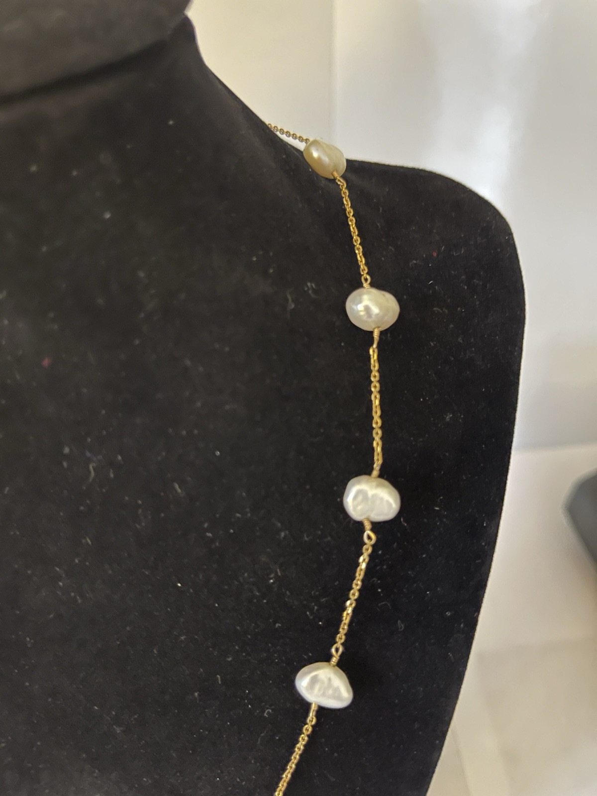 Stunning 14K gold 18″ pearl station necklace heavy 8.8 Grams.