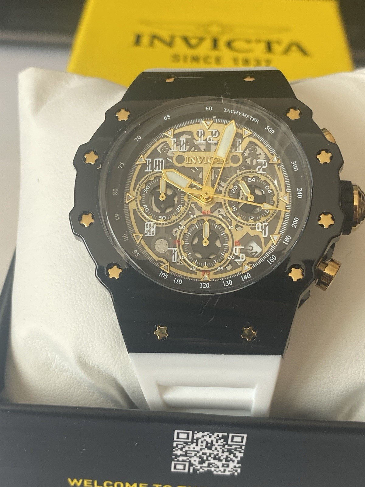 Brand New Invicta Racing Vaulthan Men’s Watch 44mm White (69653) TachyMeter