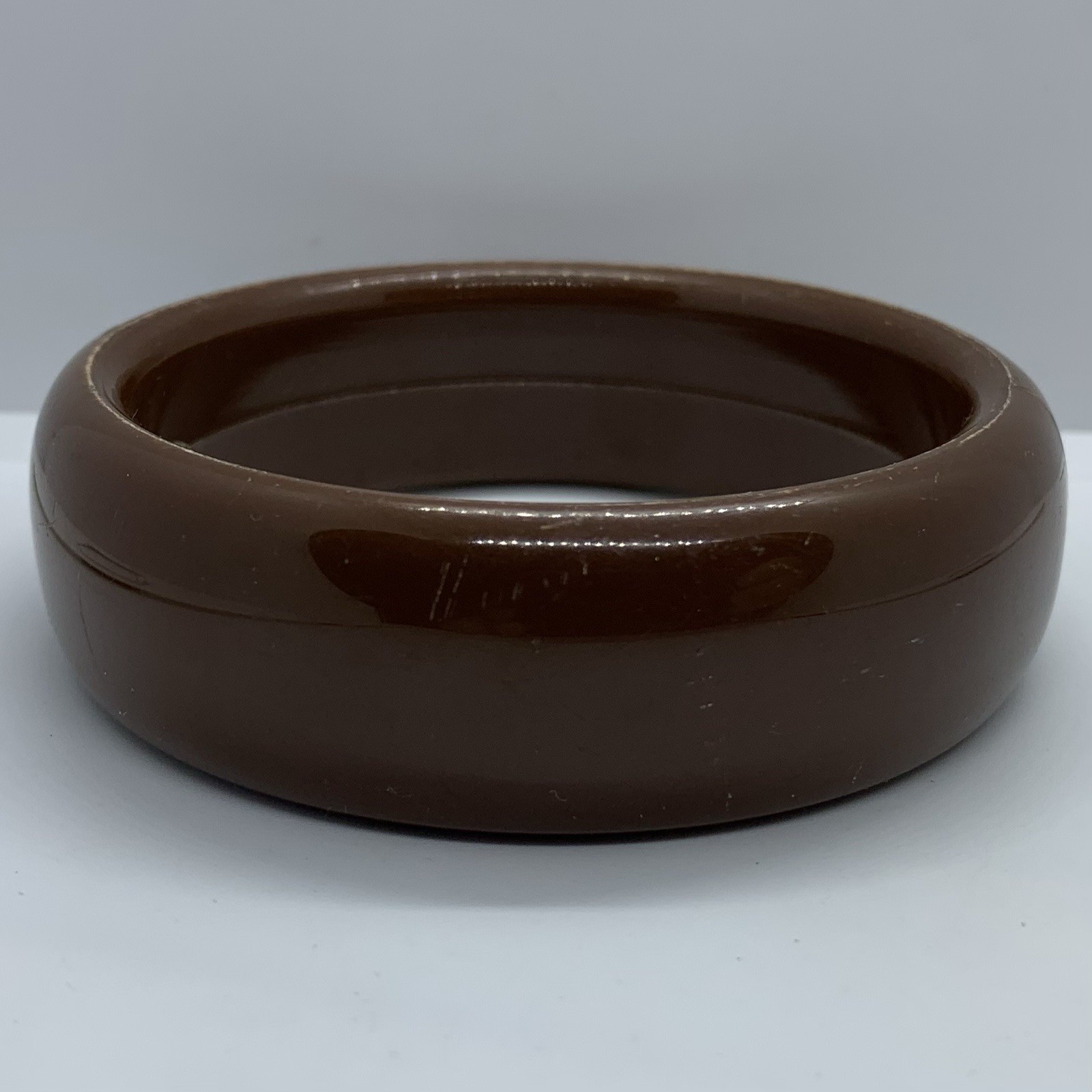 Vtg Chocolate Brown Lucite Chunky Bangle Bracelet Round 8.5” Length 7/8” Wide
