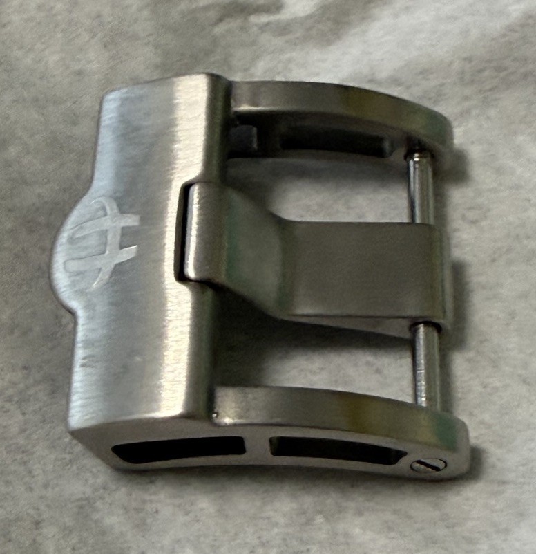 Helberg / H2O, HANDMADE BRUSHED CNC DIVER TONGUE , Stainless Steel , 22mm