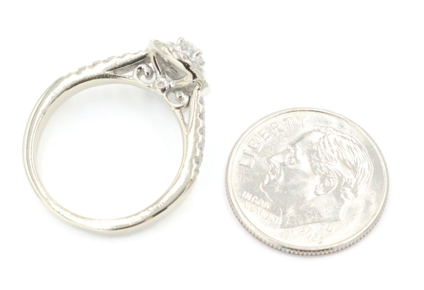 Double Halo 0.65 Ctw Oval & Round Diamond 14KT White Gold Engagement Ring 3.29g