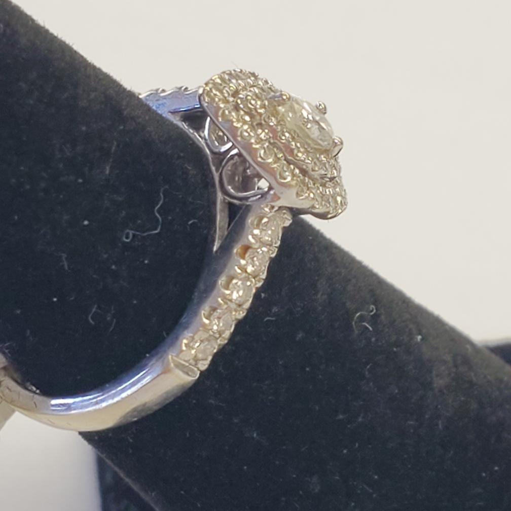 Lady’s Diamond Engagement Ring 41 Diamonds .90 Carat T.W. 10K White (I02012652)