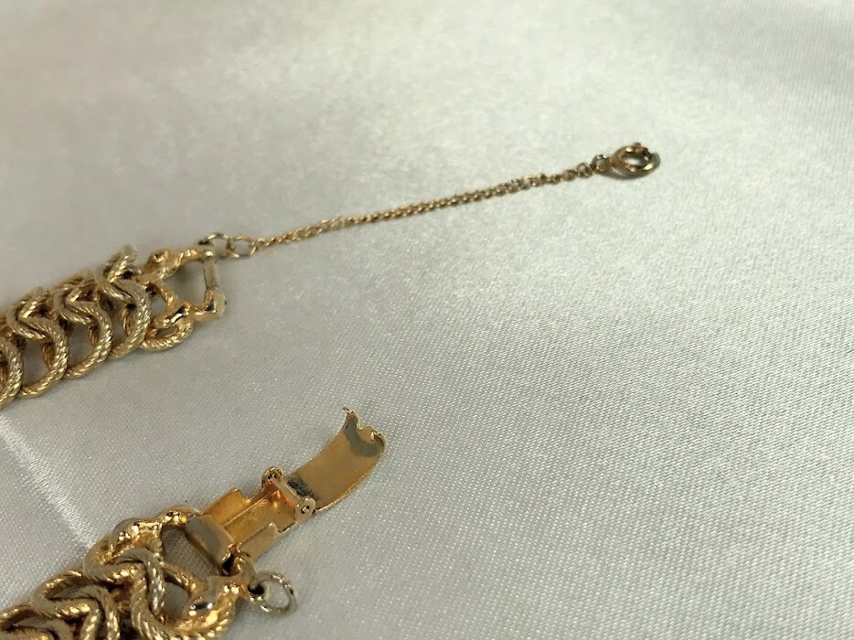 Vintage Textured Chain Link Bracelet Gold-tone with Safety Chain and Snap Clasp
