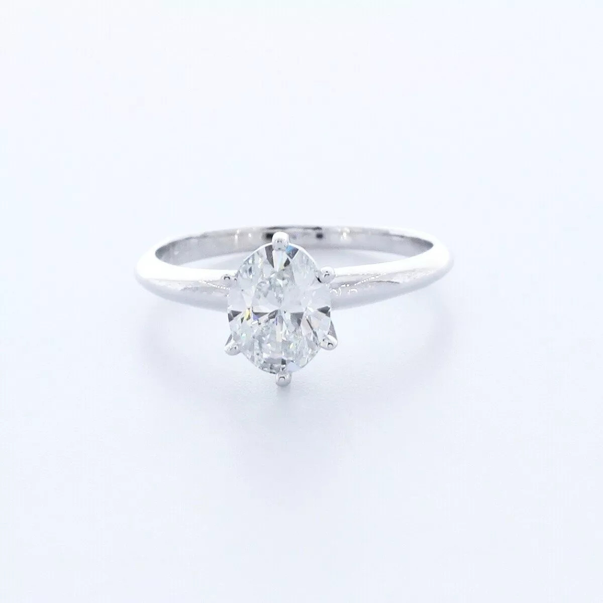 Solitaire Engagement Ring Classic 14K Gold 0.98 CT Oval Lab-Grown Diamond E VS2