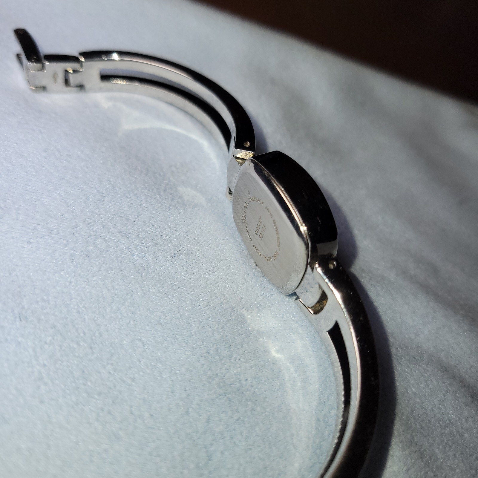 L77, Ladies Silver Tone Dress Watch, Silver Face, 7.5″ Link Bracelet, NEW Batter