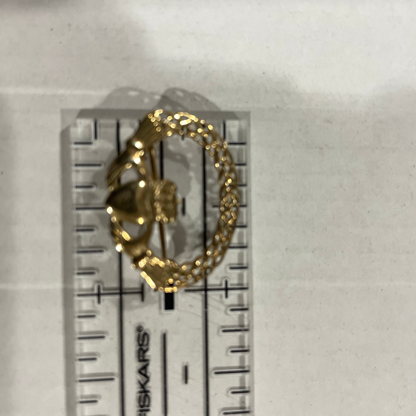 Vtg 9K (375) Gold Irish Claddagh Brooch / Pin Open Celtic Knotwork 1.5-2.4 grams