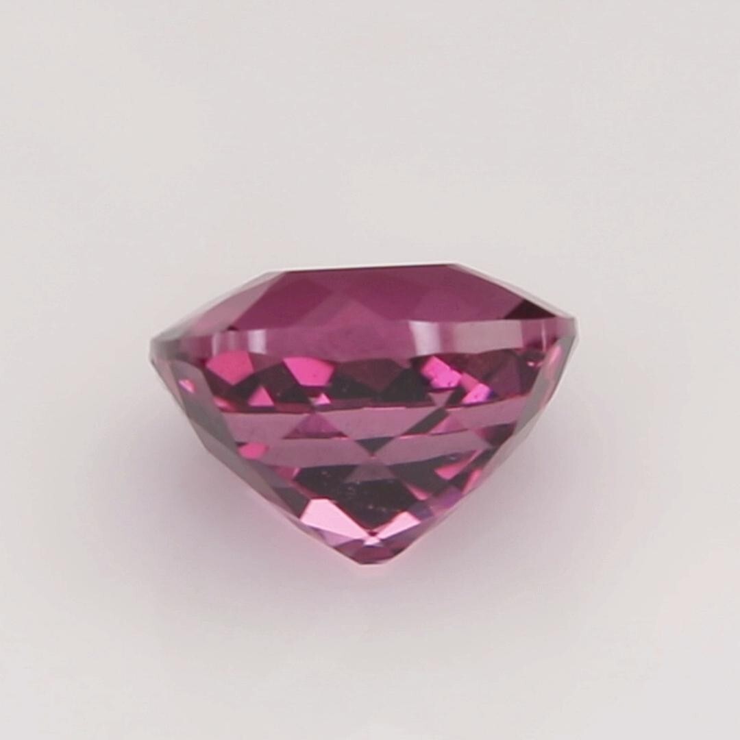 1.12 carats – Fine Grade Purplish Pink Natural Malaya Garnet Cushion 25023610