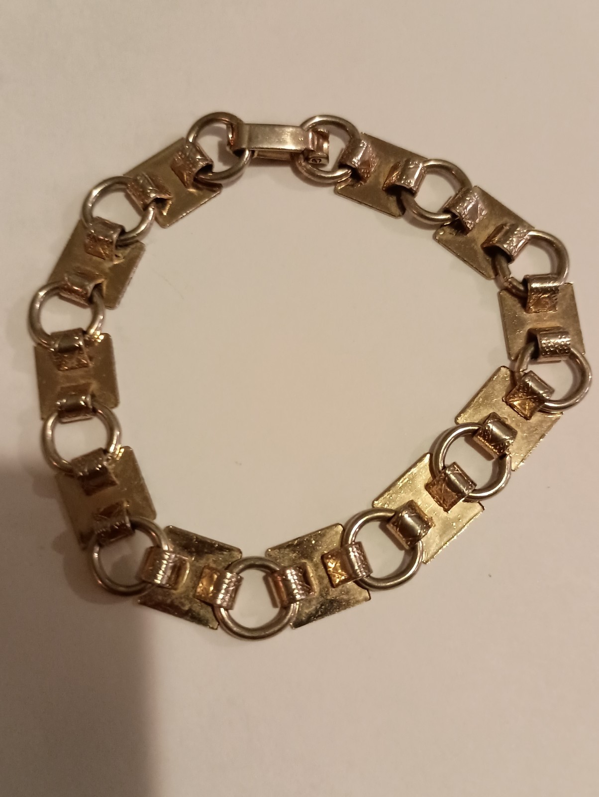Vintage Gold Tone Harlequin Square Diamond Design O-Link Bracelet! LOOK! WOW!!!
