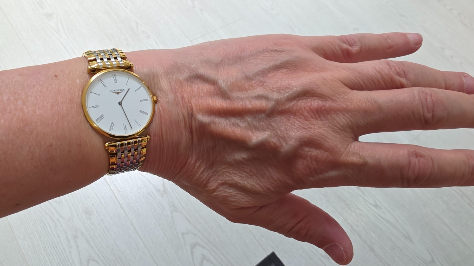 Longines La Grande Classique de Longines Gents Slim Watch in Longines Box.