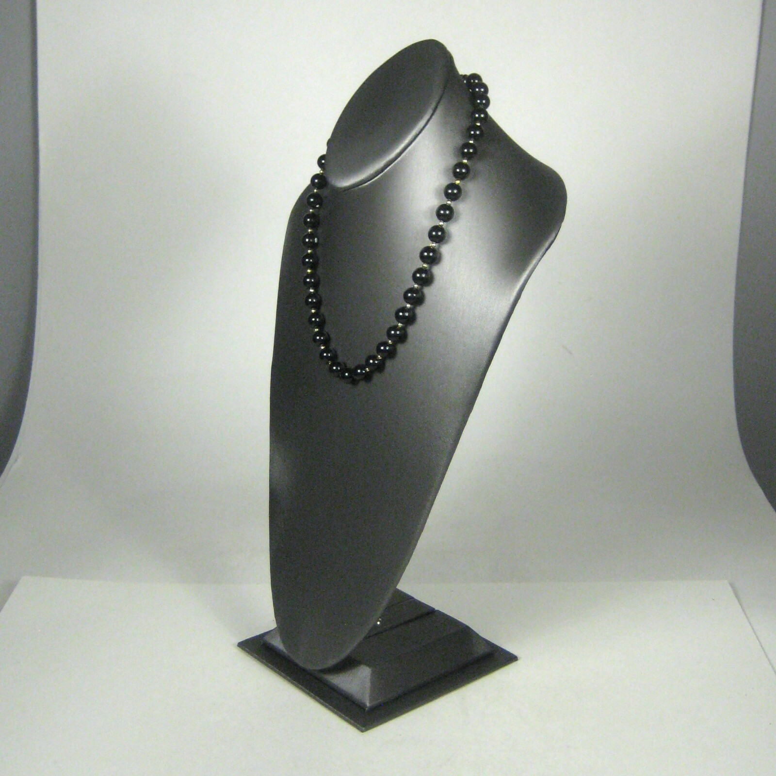 Necklace Womens Strand 20 Inch Black Plastic Beaded Goldtone Classic String