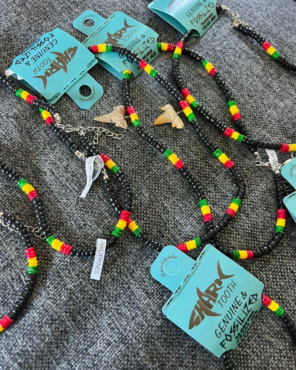 Lot Of 8 Shark teeth necklace Jamaica rasta Tooth Genuine Fósil