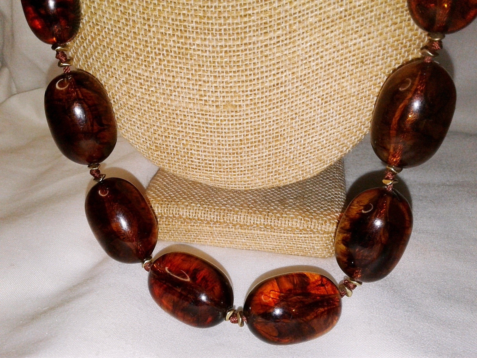 Heavy True Vintage Lucite or Bakelite Root Beer Graduated Bead Necklace Chunky