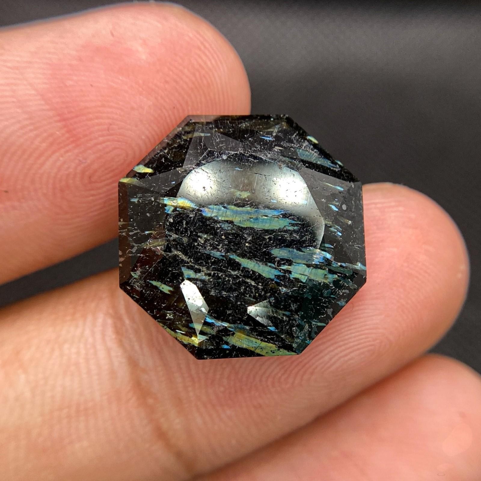 17.77 ct NUUMITE – GREENLAND – Natural Rare Untreated Faceted – FREAKINGCAT
