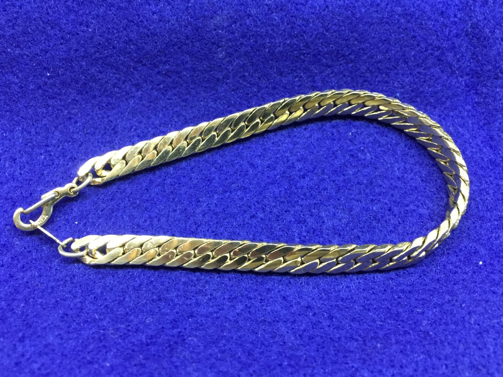 Beautiful Vintage Korea 14 Karat Gold Plate Herringbone Bracelet 7″!