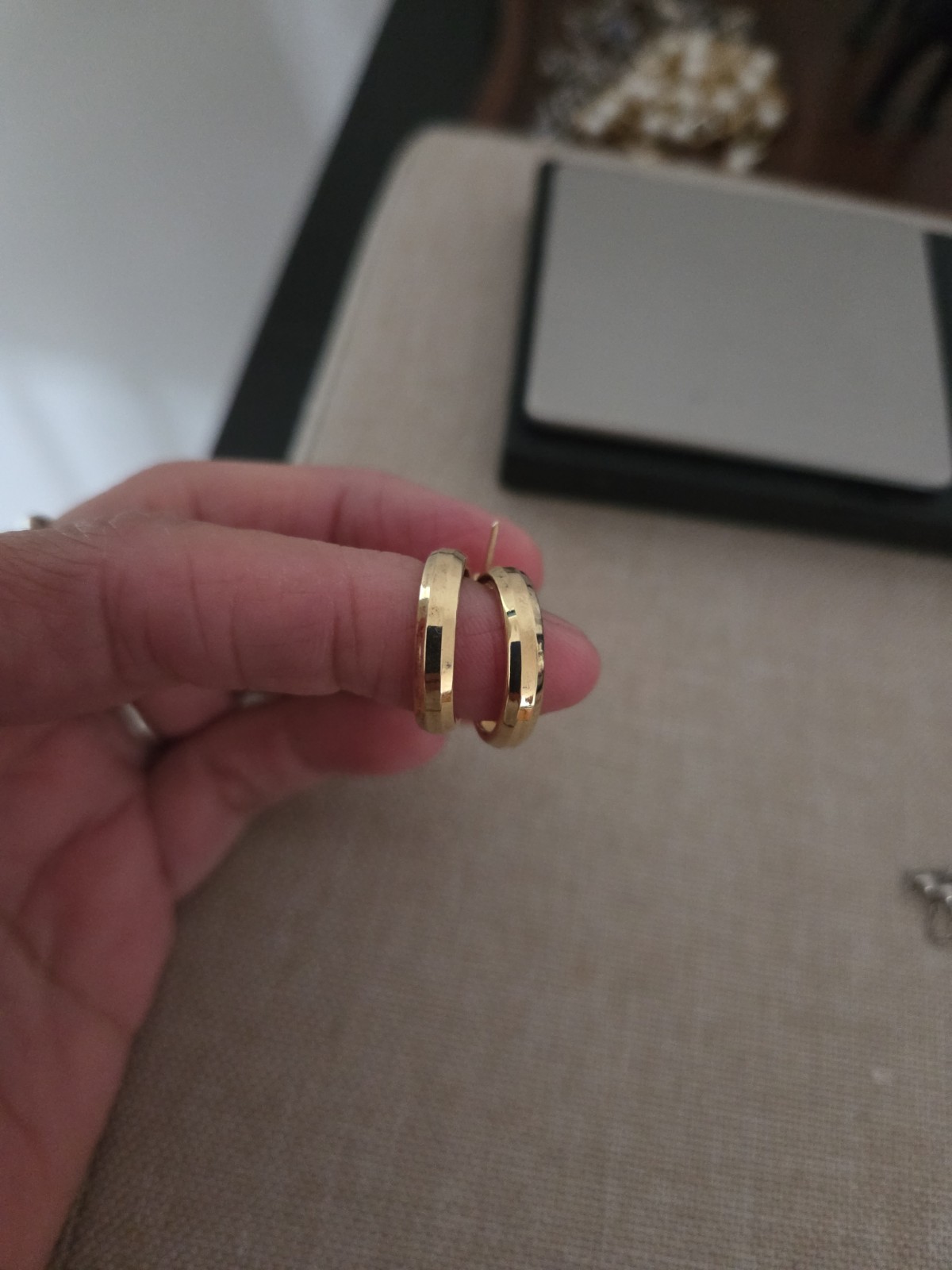 Vintage 14K Yellow Gold (585) Diamond Cut Hoop Earrings Stamped