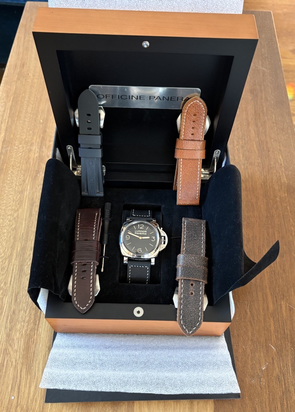 Panerai Luminor 47mm 1950 3 Days With Extra Straps – PAM00372 PAM372 372