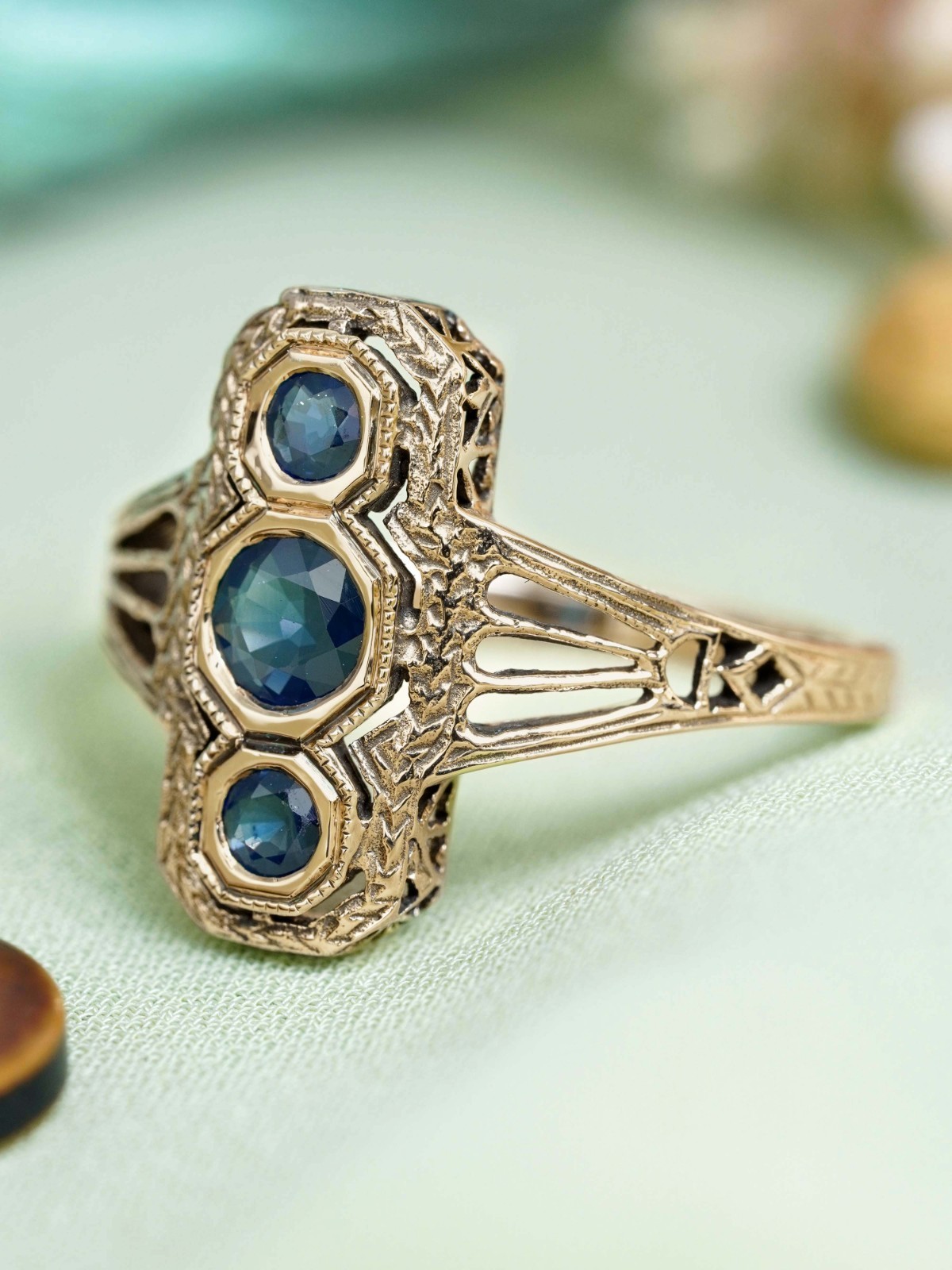 14K Yellow Gold Blue Sapphire Vintage Style Filigree Three Stone Ring