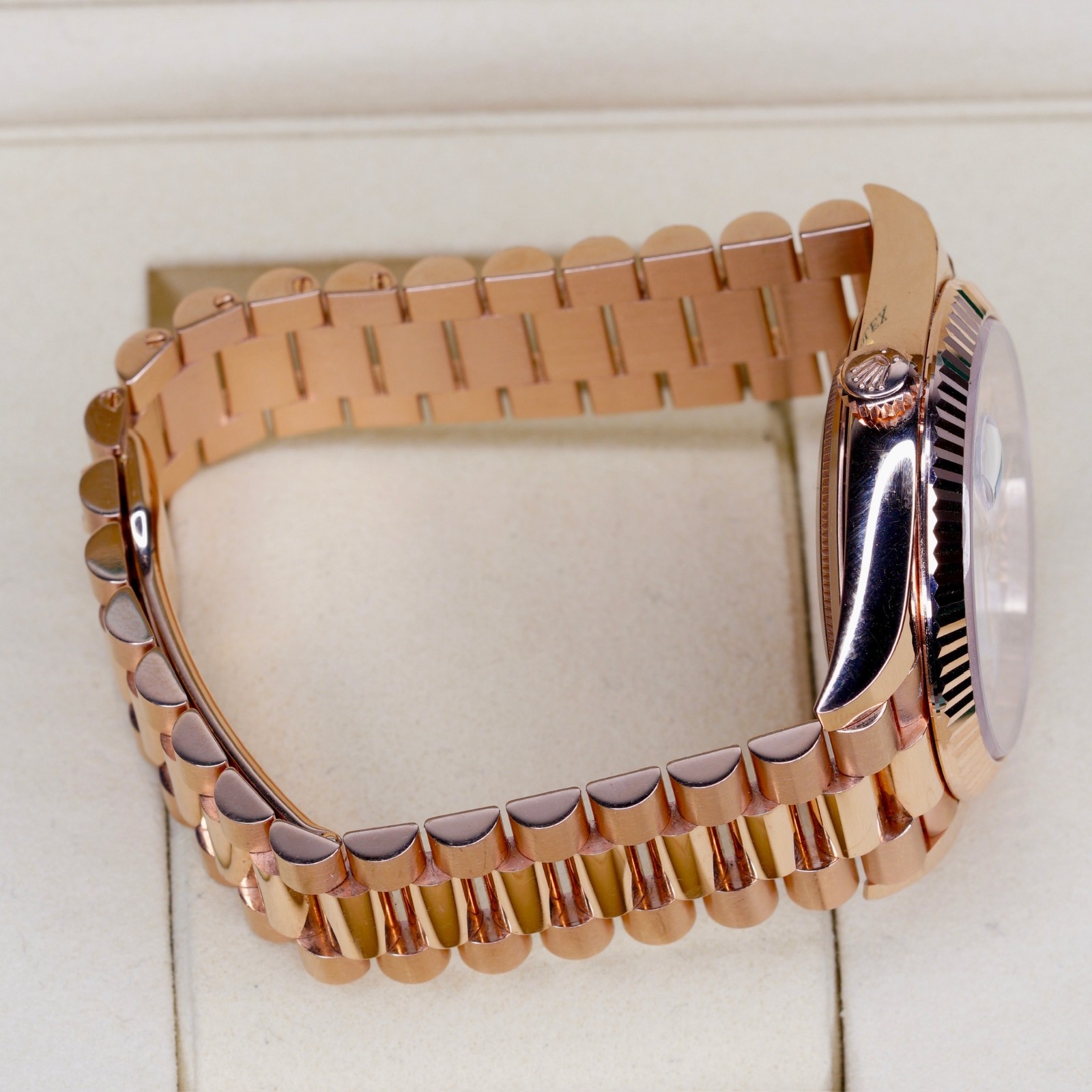 Rolex Day-Date 40 White Dial 18K Rose Gold Fluted Roman Numeral President 228235
