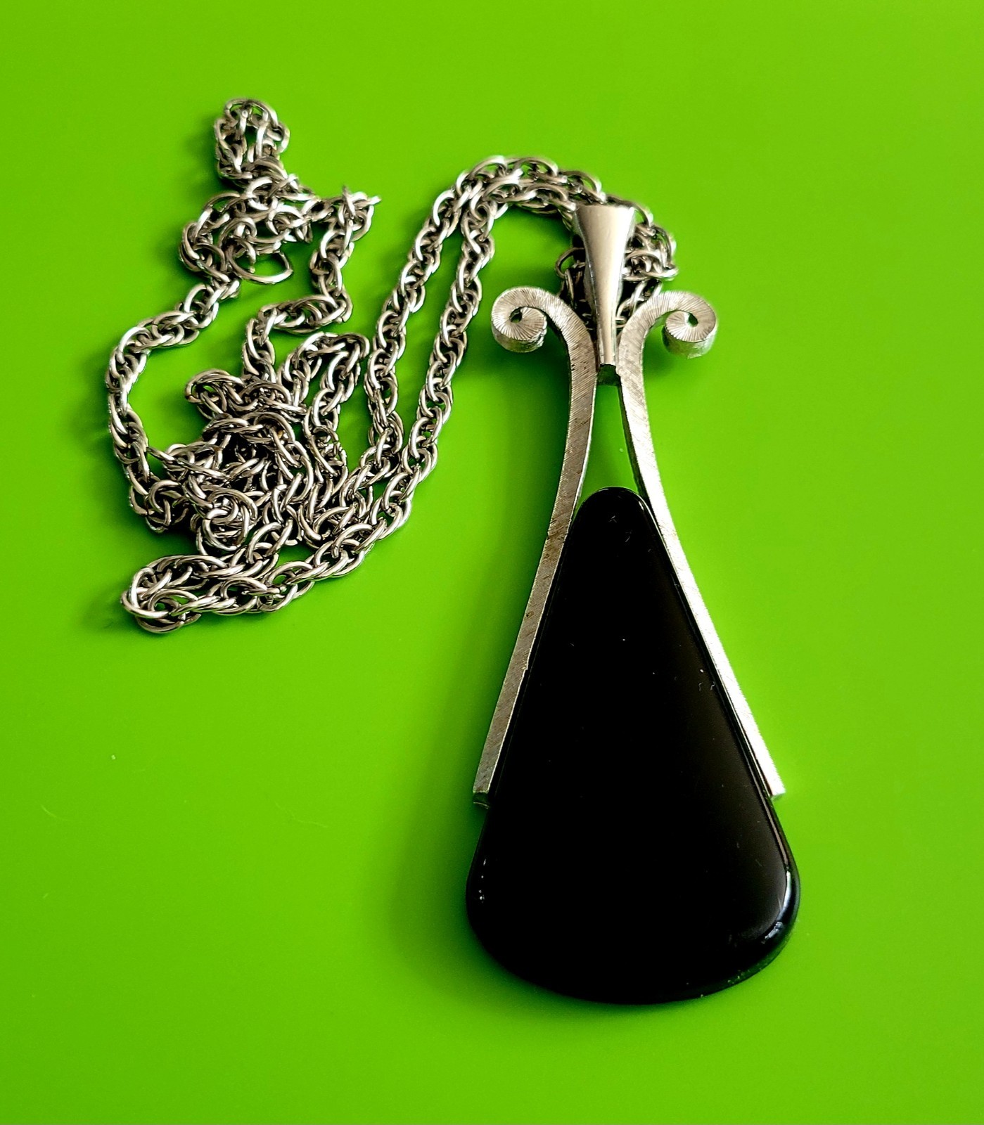 Vintage 1974 Jet Black NECKLACE Signed AVON “Ebony Teardrop” with 24 inch Chain