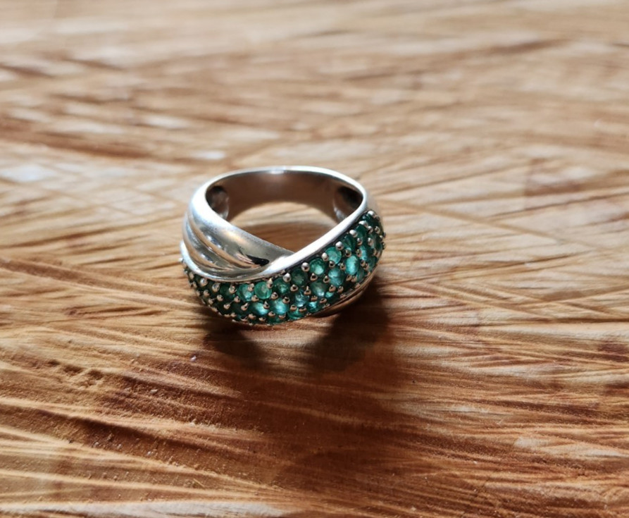 STERLING SILVER 3 ROWS EMERALD CROSSOVER WIDE BAND RING SIZE 7 APPROX. .40 CARAT
