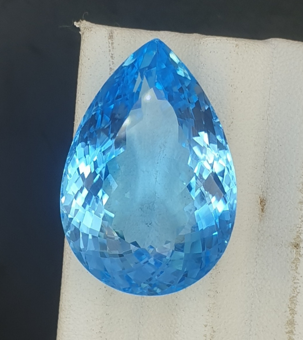 Elegant Swiss Blue Topaz Pear Cut Gemstone in Blue Color 59.40 ct