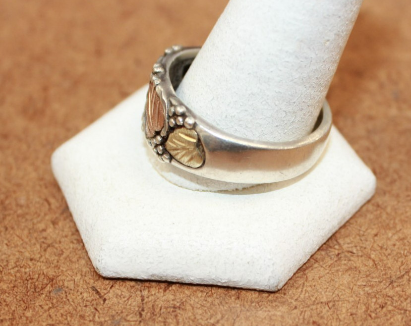 Wheeler Manufacturing Sterling Silver &14K Band Ring – Sz. 13.75 (115WEJ)