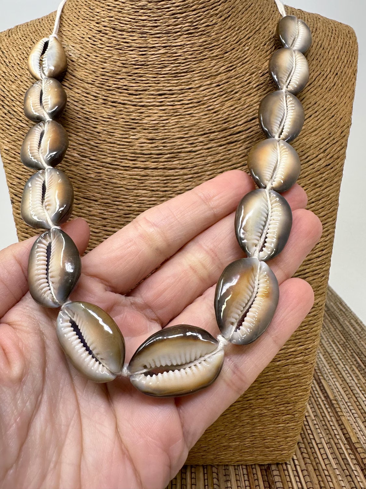 Cowrie Shell Necklace Adjustable 12–24″ Unisex Hawaiian Surfer Choker Natural