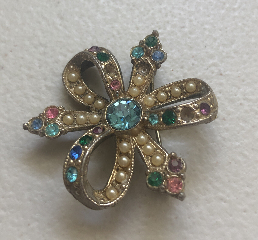 Vintage Mid 20th Century Brooch Base Metal With Sparkly Multicolored Stones