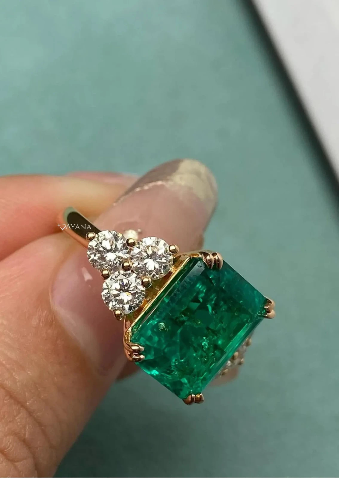 10.59 Ct Emerald Cut Natural Green Emerald & Diamond Wedding Ring 18K YellowGold