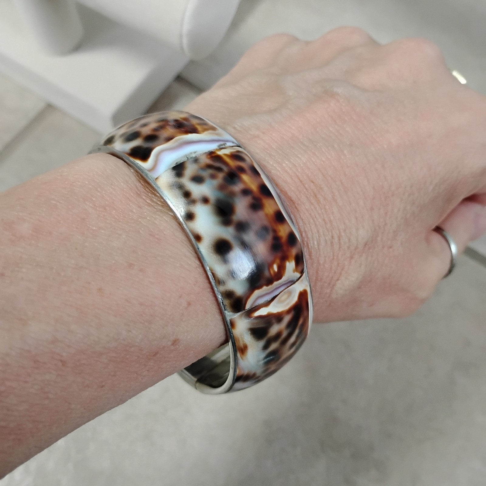 Vintage Metal Silvertone Shell Inlay Bracelet Sz 8 Brown Spot Bangle Philippines