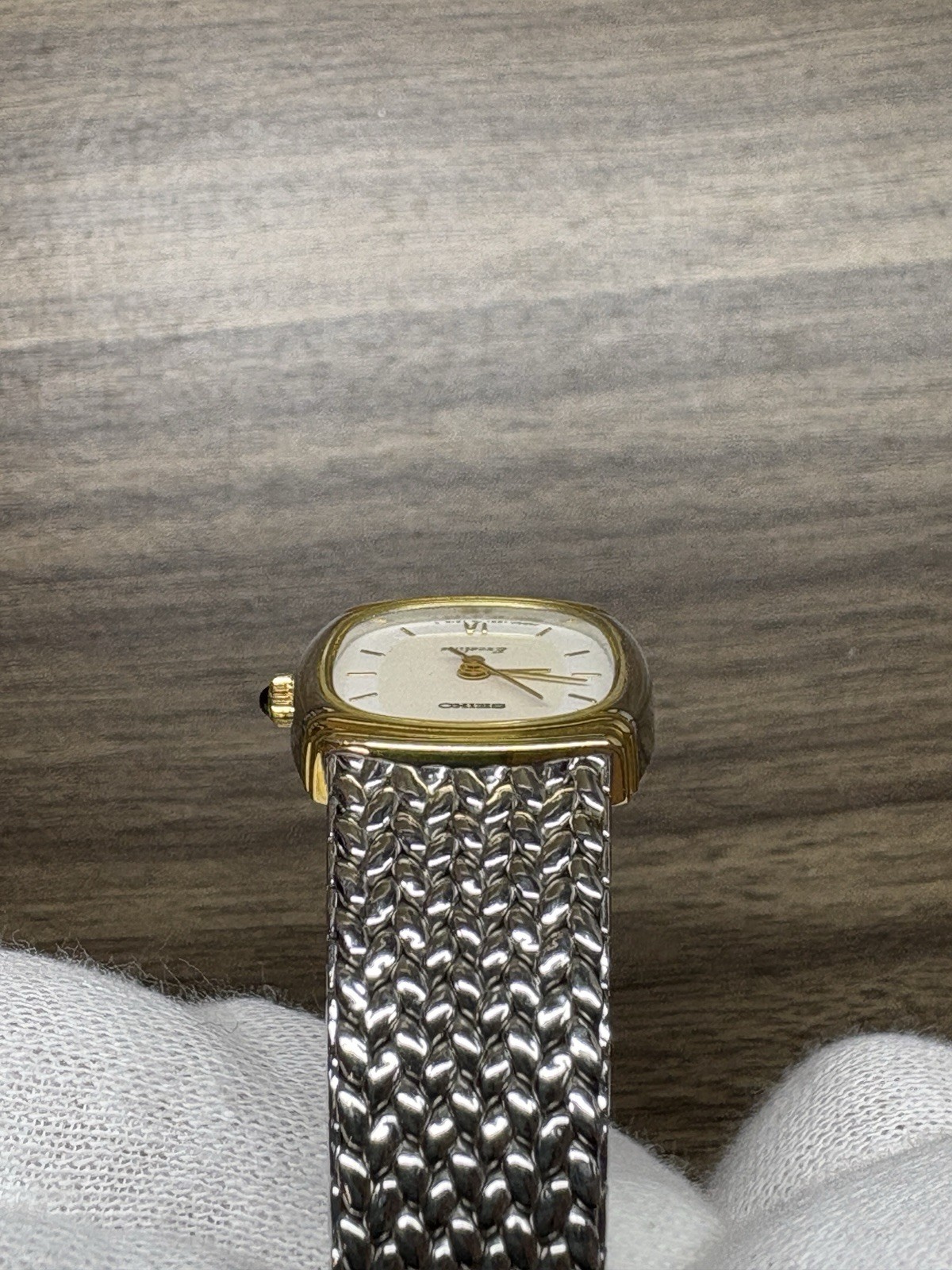 SEIKO Exceline 1221-5890 Vintage 1980 Quartz Ladies Watch New Battery Japan