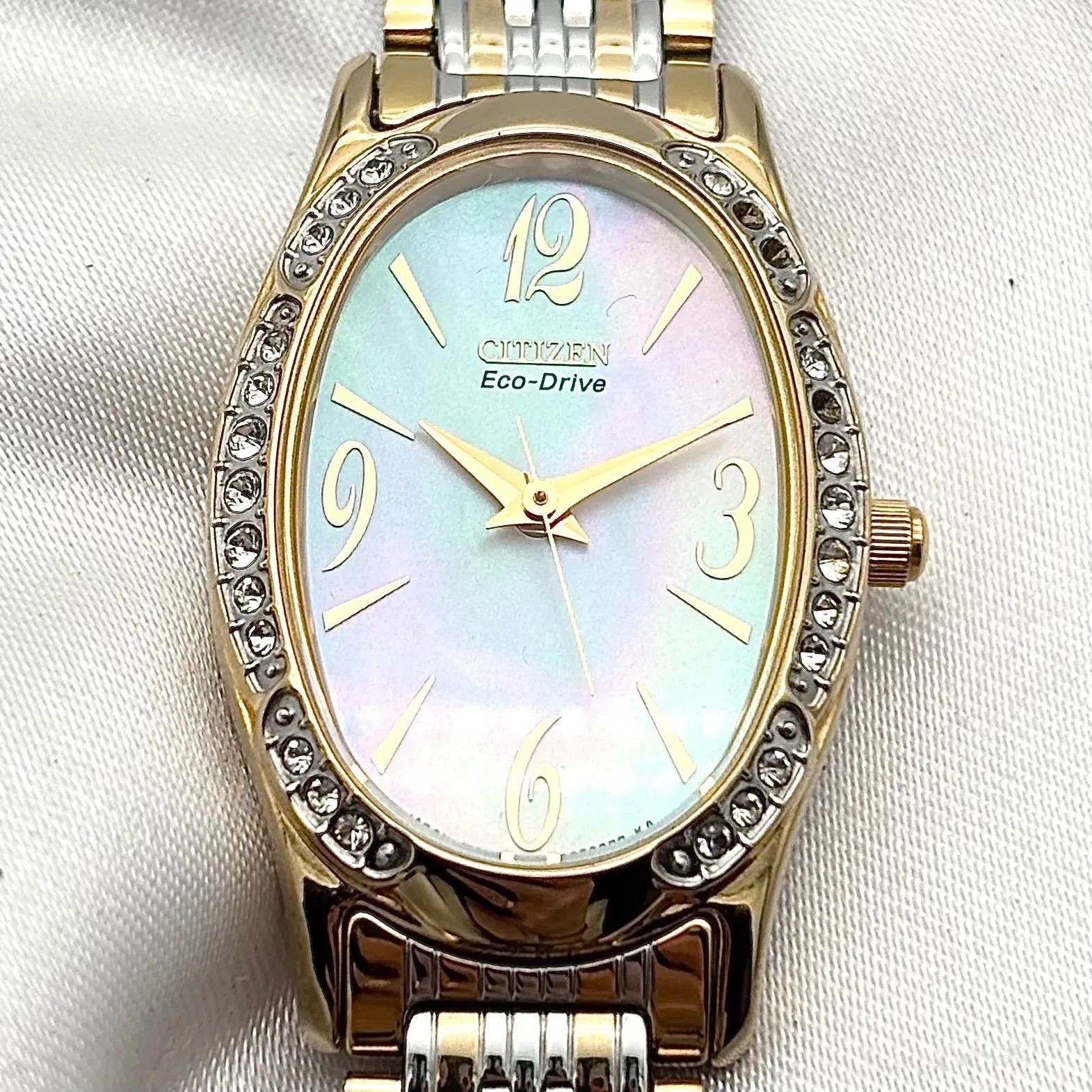 Working item Citizen ladies’ quartz eco drive E031 S033063 oval rhinestone bezel