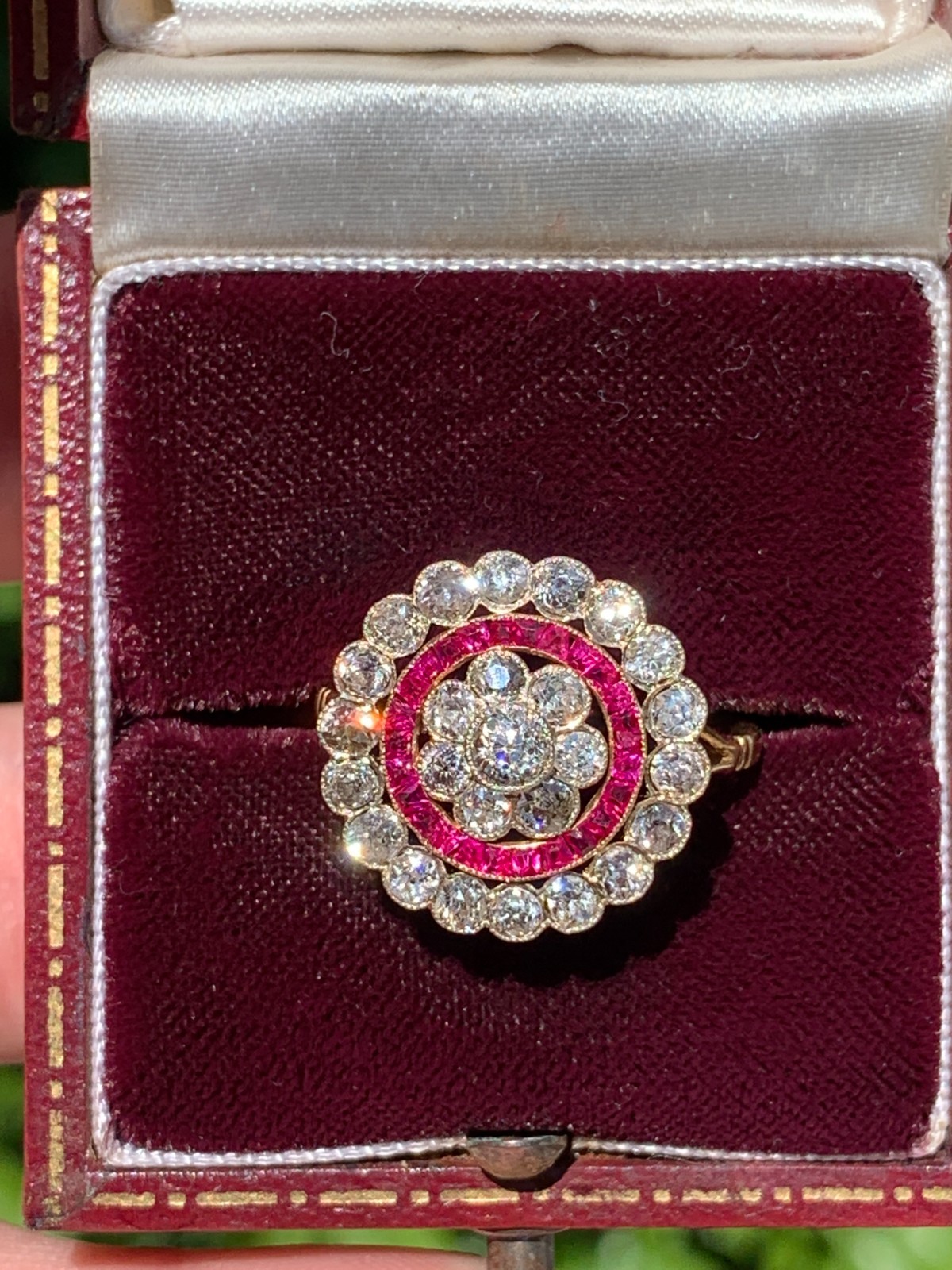 18ct gold 2.55ct diamond ruby old cut cluster ring boxed 3.8 grams
