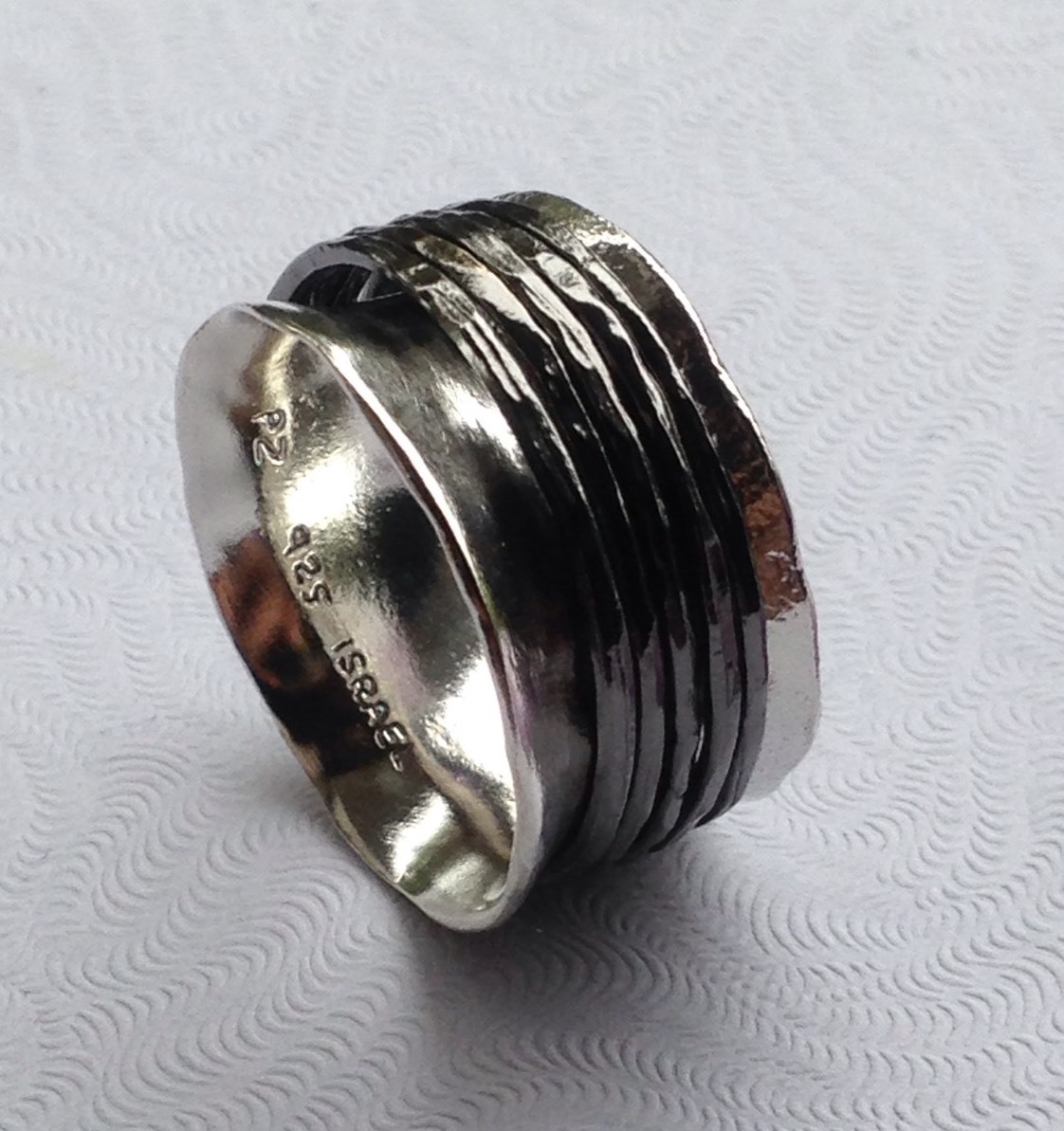 NWOT OR PAZ STERLING SILVER HAMMERED DESIGN BLACK SPINNER RING SZ 7 ISRAEL PZ