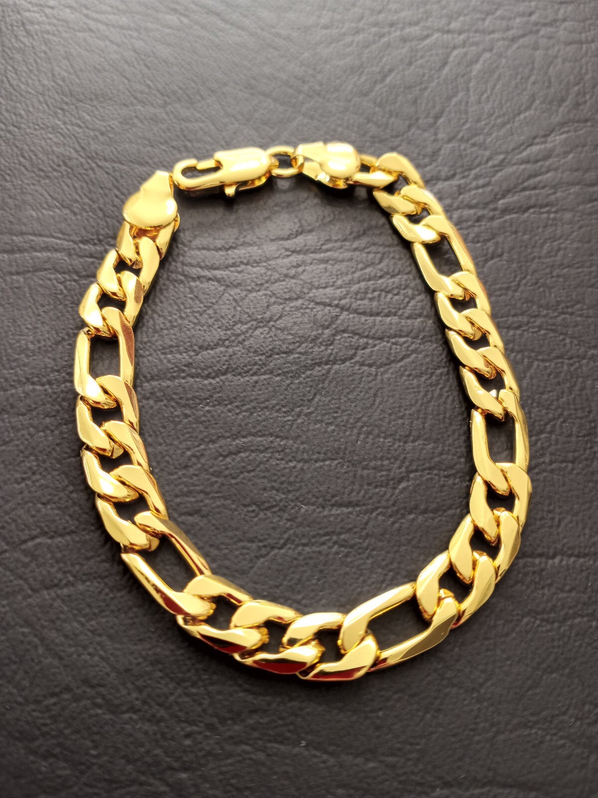 SUPER NICE 18k GOLD PLATED FIGARO CHAIN BRACELET 8MM APPROX. 8 ” LONG