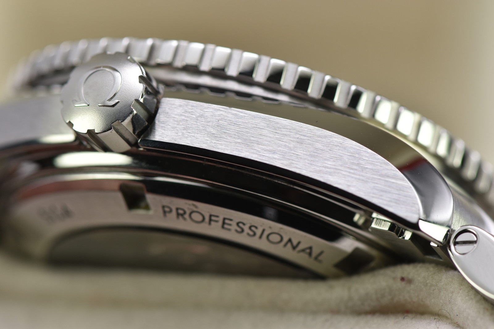 Omega Planet Ocean 45.5MM Automatic 8500 Ceramic Black 232.30.46.21.01.003