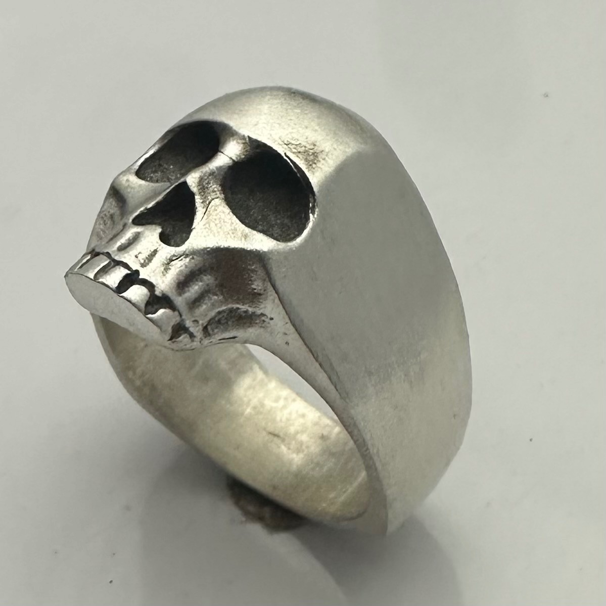 MJG STERLING SILVER KR SKULL RING-SATIN FINISH. 17.5 GRAMS- Size 10