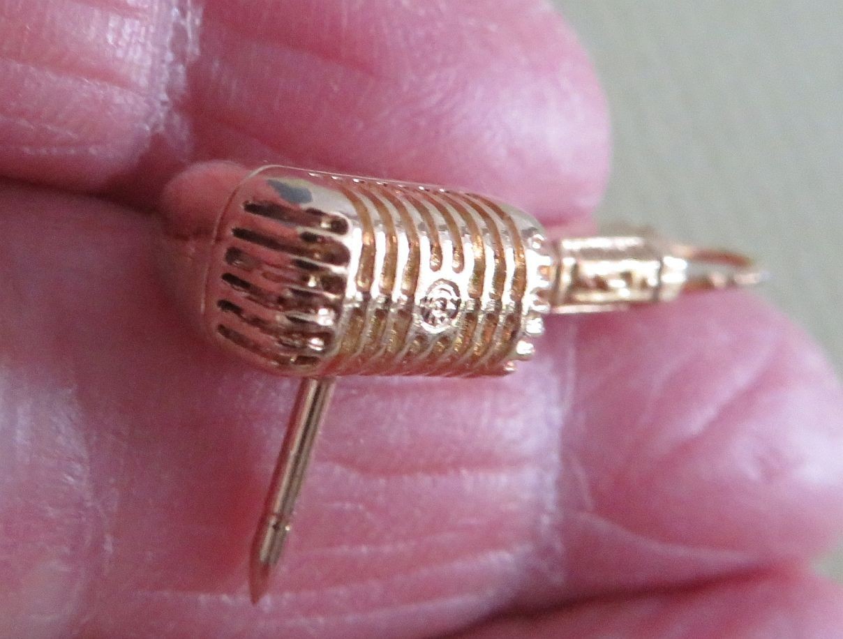 Vint SHURE 55SH Microphone Gold Finish Future Primitive Pin Music Pin Back