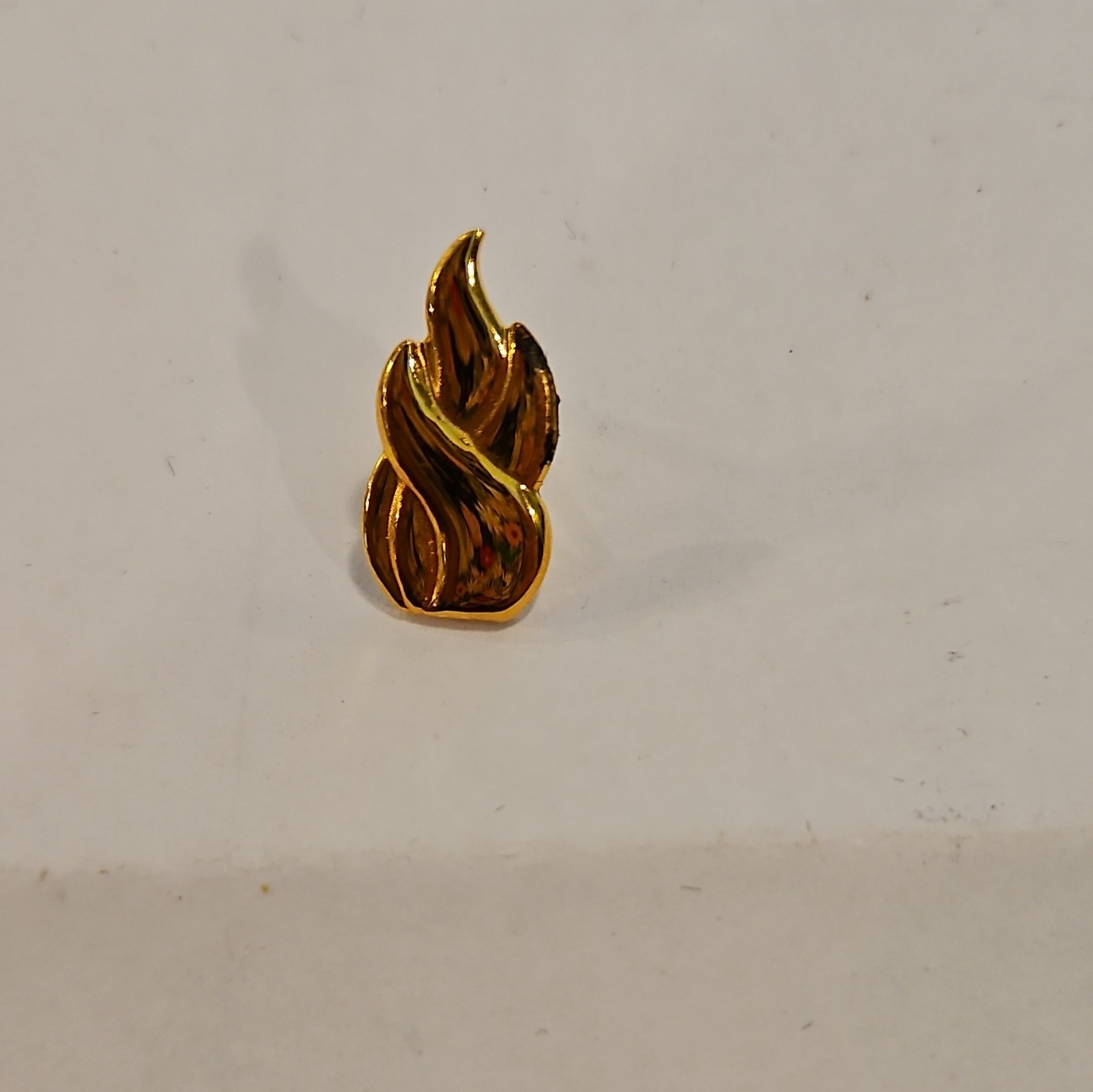 Gold Tone Metal Flame Shape Lapel Pin / Tie Tack w/ Clutch Back