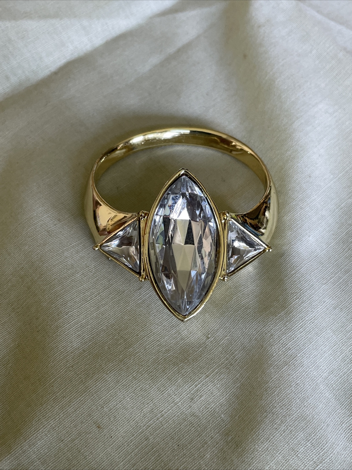 Vintage AJC Gold Tone Ring Style Pin Brooch VV-32