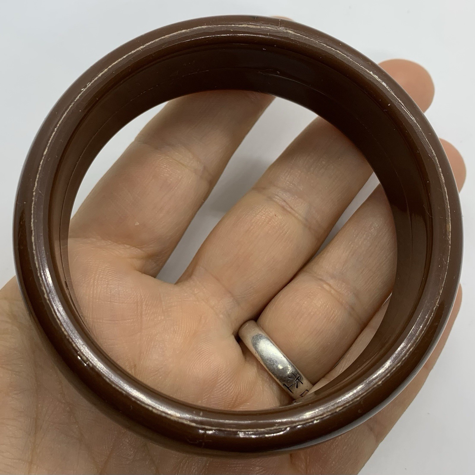 Vtg Chocolate Brown Lucite Chunky Bangle Bracelet Round 8.5” Length 7/8” Wide