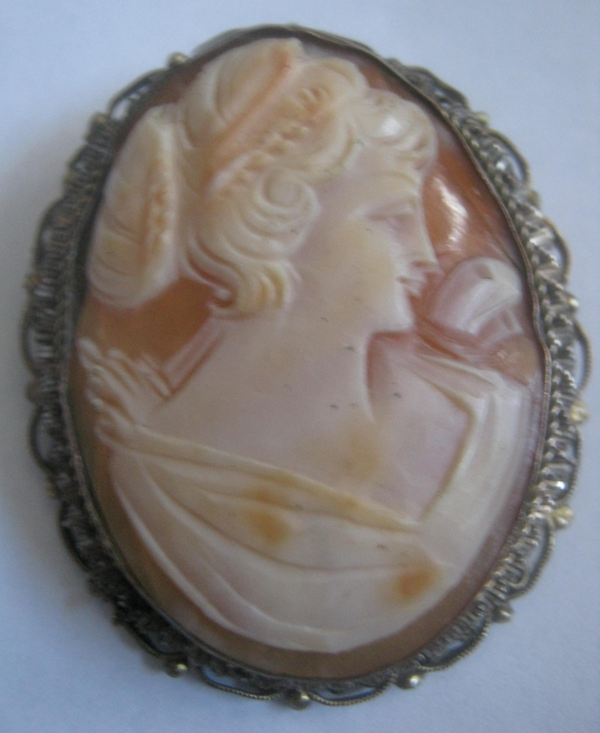 Pretty Lady Carved Shell Cameo 1.75″ Brooch/Pendant Fancy Hair & Dress LQQK!
