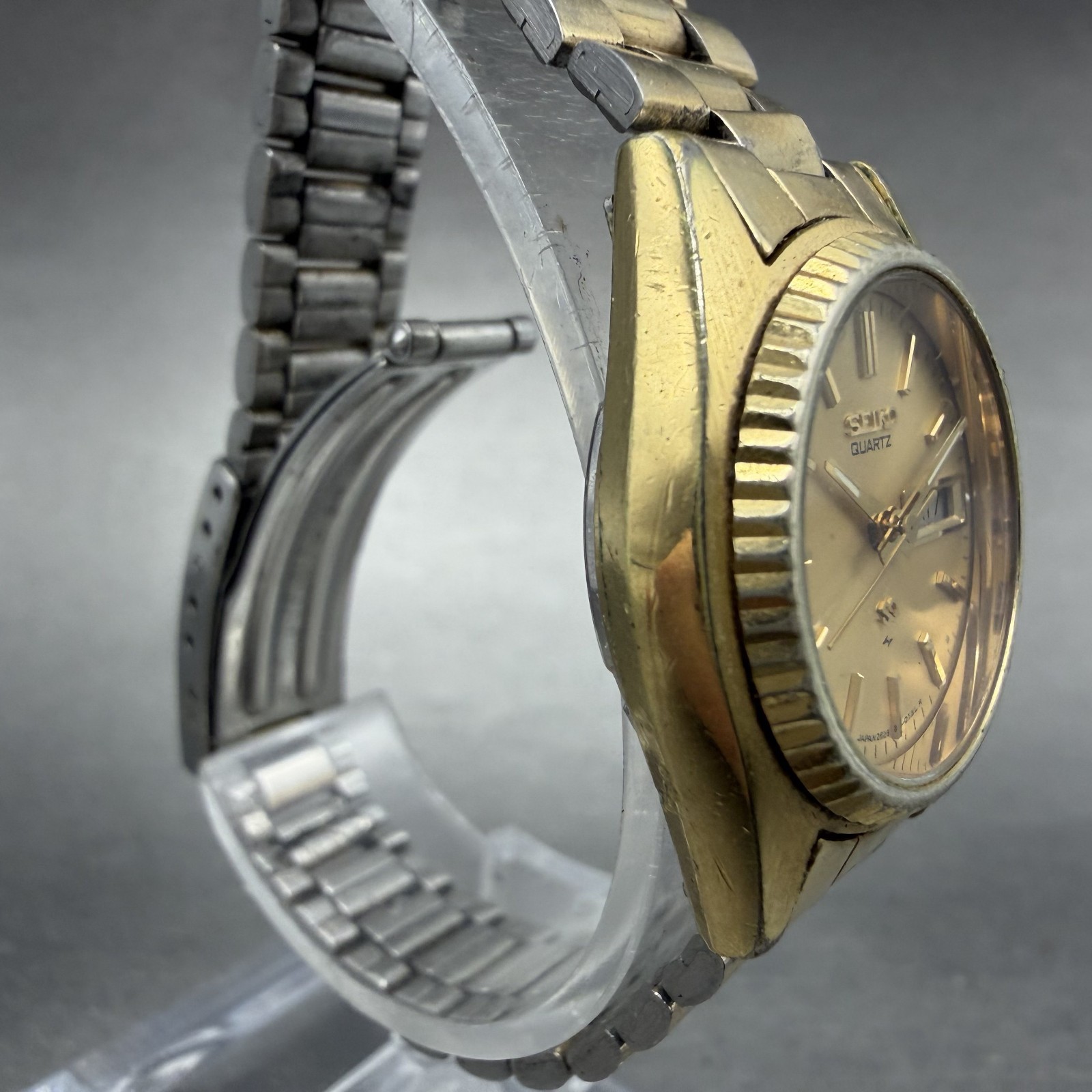 Seiko SQ Watch Women 25mm Champagne Dial Gold Tone Daydate 2626-0159 New Battery