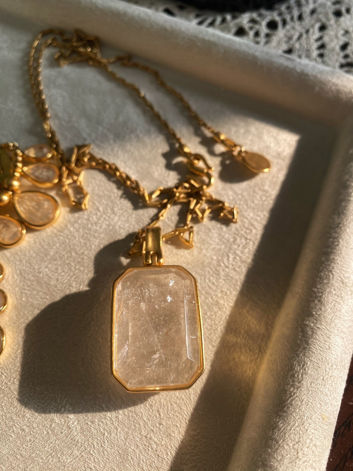 Goossens Fashion Charm Square Large Natural Crystal Necklace Sweater Chain 80cm