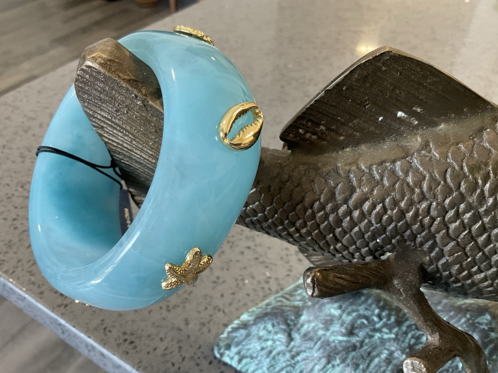 House of Harlow Blue Chunky Bangle Bracelet Gold Tone Seashell Starfish 8.25″